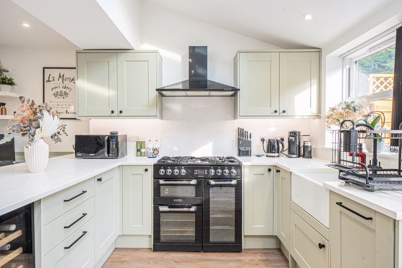 Kitchen- click for photo gallery